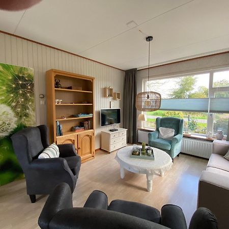 Huis Bij Het Water Met Sloepje Jutrijp Eksteriør billede