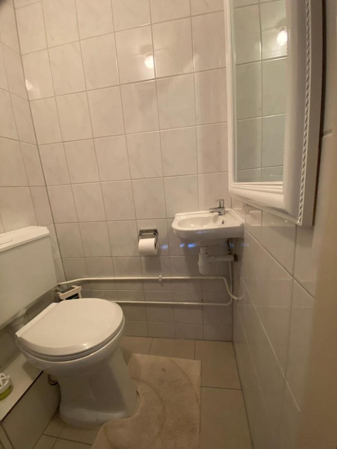 Huis Bij Het Water Met Sloepje Jutrijp Eksteriør billede