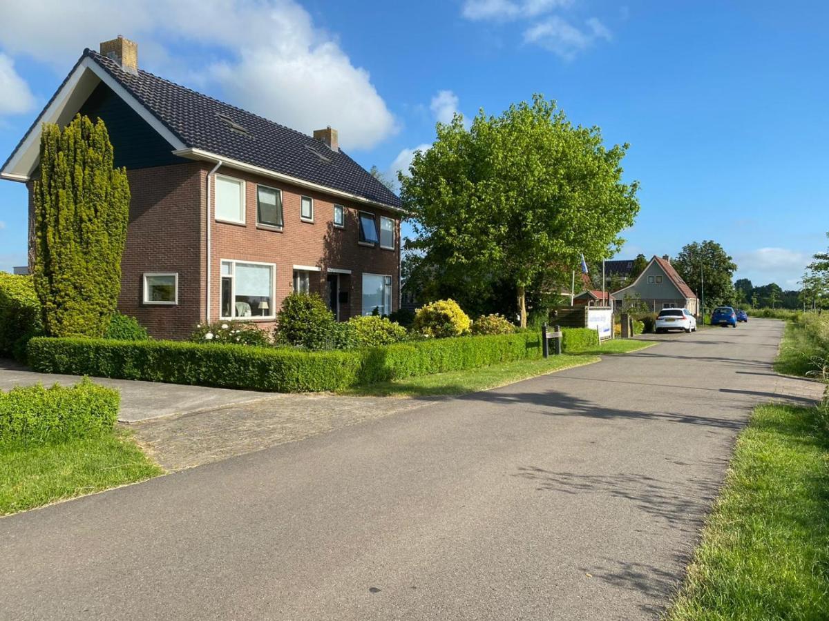 Huis Bij Het Water Met Sloepje Jutrijp Eksteriør billede