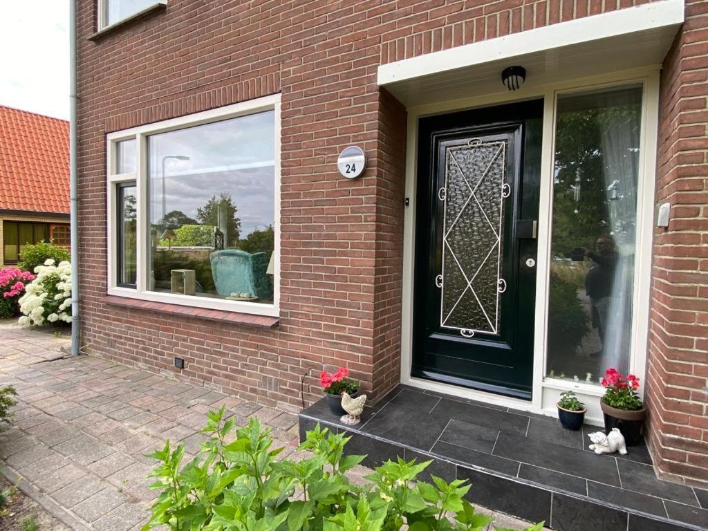 Huis Bij Het Water Met Sloepje Jutrijp Eksteriør billede