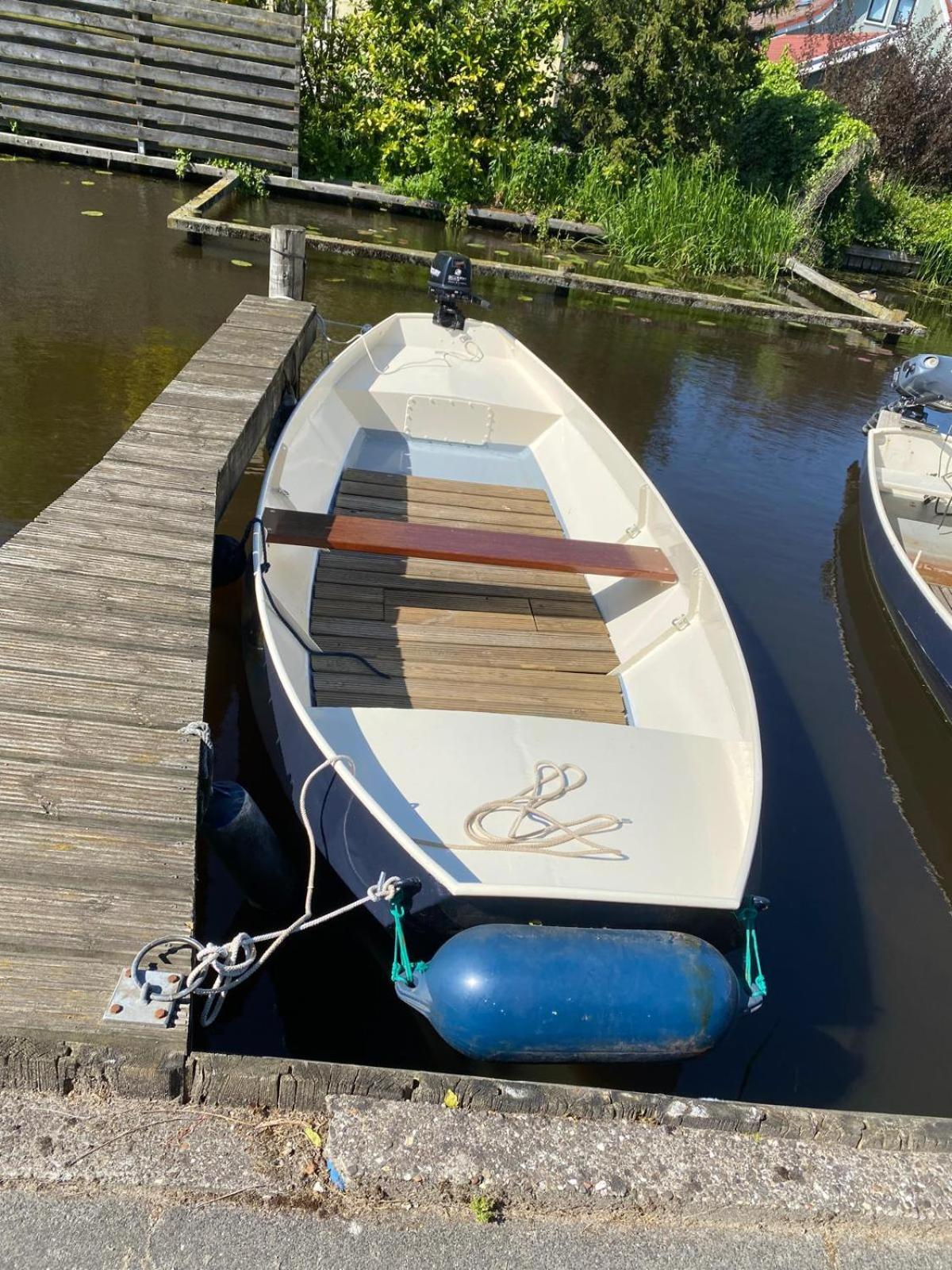 Huis Bij Het Water Met Sloepje Jutrijp Eksteriør billede